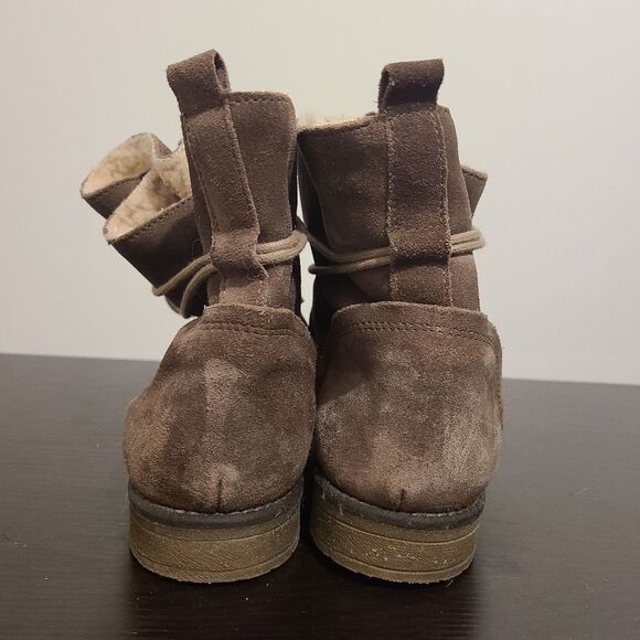 Steve Madden Taupe Real Suede Low Combat Boots 9 - Picture 3 of 10